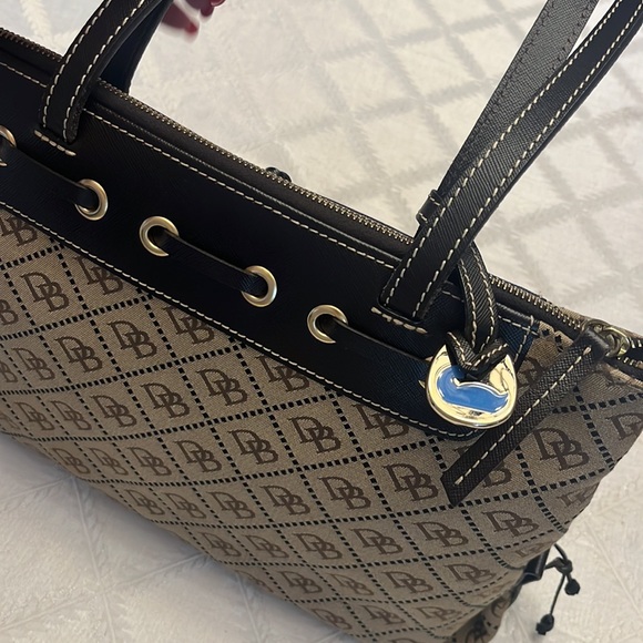 EUC Dooney & Bourke canvas tan & brown tote. - Picture 12 of 16